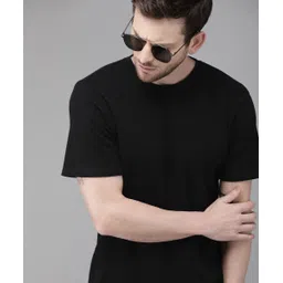 roadster Men Solid Round Neck Pure Cotton Black T-Shirt-picture-19