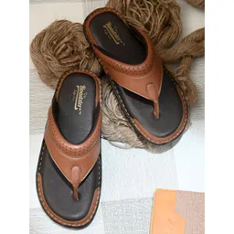Roadster Men Tan & Black Ethnic Comfort Sandals-picture-19