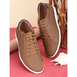 Roadster Men Tan Brown & White Lightweight Comfort Insole Contrast Sole Sneakers-picture-11