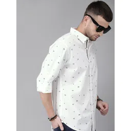 Roadster Men White & Black Geometric Printed Pure Cotton Sustainable Casual Shirt-picture-12
