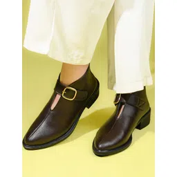 Roadster Pair Of 1 Women's Brown Boots-picture-35