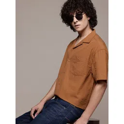 Roadster The Lifestyle Co. Men Seersucker Textured Relaxed Fit Pure Cotton Shirt-picture-30