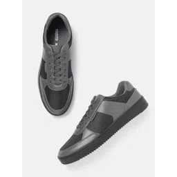 Roadster The Lifestyle Co. Men Textured Sneakers-picture-23