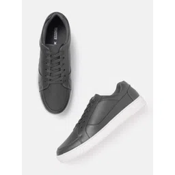 Roadster The Lifestyle Co. Men Textured Sneakers-picture-15