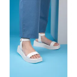 Roadster Women Open Toe Flats-picture-41