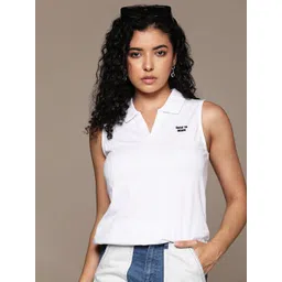 Roadster Women Solid Regular Fit Polo Collar T-shirt-picture-39