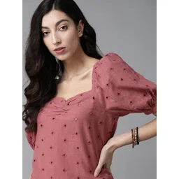 Roadster Womenn Mauve Cotton Schiffli Embroidered Sweetheart Neck Regular Top-picture-37