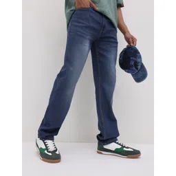 The Roadster Life Co. Men Regular Fit Mid-Rise Light Fade Stretchable Jeans-picture-17