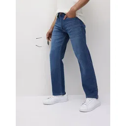 The Roadster Life Co. Men Relaxed Fit Mid-Rise Light Fade Stretchable Jeans-picture-41