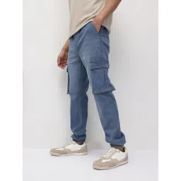 The Roadster Life Co. Men Relaxed Fit Mid-Rise Light Fade Stretchable Jeans-picture-11