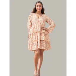 The Roadster Lifestyle Co Floral Printed V-Neck Flared Sleeves Dress-picture-24