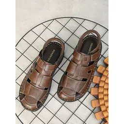 The Roadster Lifestyle Co Men Buckle Comfort Sandals-picture-12