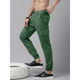 The Roadster Lifestyle Co Men Green Solid Mid-Rise Regular Fit Joggers Trousers-picture-19