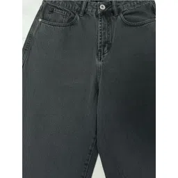 The Roadster Lifestyle Co Men Pure Cotton Balloon Fit Denim Jeans image 3