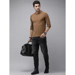 The Roadster Lifestyle Co. Men Solid Round Neck T-shirt-picture-22