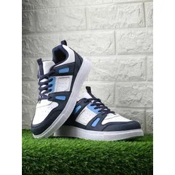 The Roadster Lifestyle Co. Men White Colourblocked Comfort Insole Contrast Sole Sneakers-picture-12