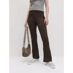 The Roadster Lifestyle Co. Women Solid Trousers-picture-35