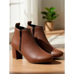 The Roadster Lifestyle Co. Women Textured Round Toe Block-Heeled Zipper Casual Boots-picture-37
