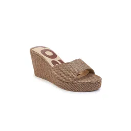 ROAR FOR GOOD Textured Wedge Heel Sandals-picture-12