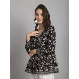 Roly Poly V-Neck Floral Print V-Neck Cotton Top image 4