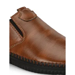 Rowlans Men Textured Mules image 2