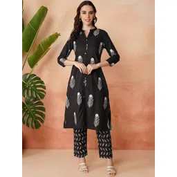 Ruvii Women Ethnic Motifs Printed Regular Pure Cotton Kurta with Trousers-picture-21