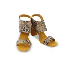 Saagah Women Woven Design Block Heels Sandal-picture-28