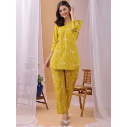 Saanjh Printed Round Neck Top With Trousers Cotton Co-Ords-picture-16