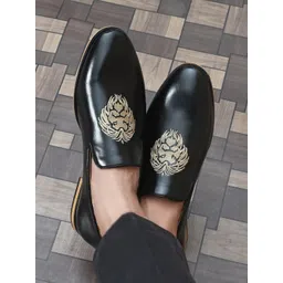 San Frissco Men Black Woven Design Loafers-picture-23
