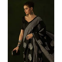 Sangria Bagh Printed Dabu Saree With Blouse-picture-22