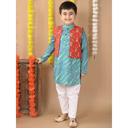 Sangria Boys Leheriya Printed Mandarin Collar Pure Cotton Kurta with Trouser & Jacket-picture-56