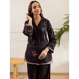 Sangria Embroidered Shirt Collar Three-Quarter Sleeve Pure Cotton Tunic & Palazzos-picture-32