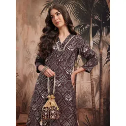 Sangria Ethnic Motifs Print Pleated Thread Work Kurta with Trousers-picture-42