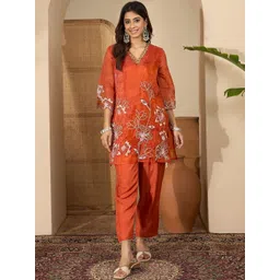 Sangria Floral Embroidered Pure Silk V-Neck Tunic & Trousers Co-Ords-picture-40