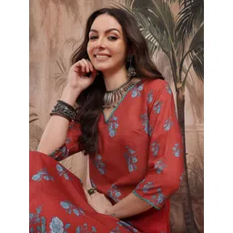 Sangria Floral Print Kurta with Trousers-picture-28
