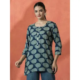 Sangria Floral Printed A-Line Top-picture-11