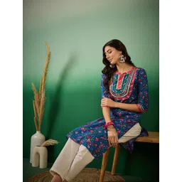 Sangria Floral Printed Gotta Patti Straight Cotton Kurta-picture-18