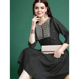 Sangria Floral Yoke Design Zari Detail A-Line Kurta-picture-31