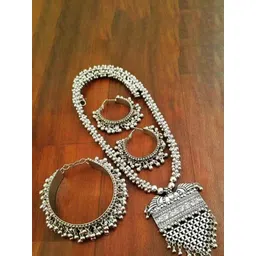 Sangria Ghungroo Samosa Jewellery Set-picture-27