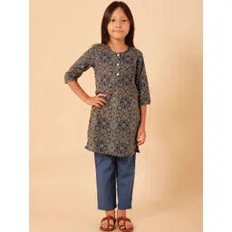 Sangria Girls Ethnic Motifs Printed Regular Pure Cotton Kurta with Trousers-picture-31