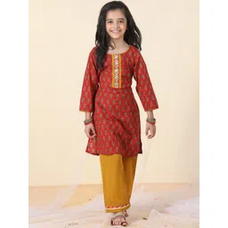 Sangria Girls Floral Printed Pure Cotton Sleeveless Straight Kurta With Trousers-picture-28