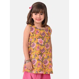 Sangria Girls Floral Printed Pure Cotton Sleeveless Top-picture-43
