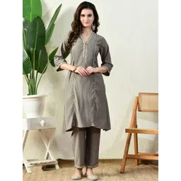 Sangria V-Neck Gotta Patti A-Line Kurta With Trousers-picture-28