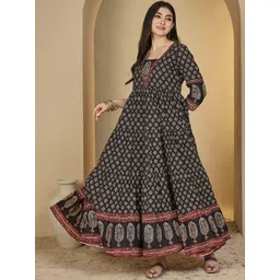Sangria Women Black Cotton Printed Anarkali Kurtas-picture-13