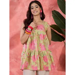 Sangria Women Floral Printed Top-picture-15