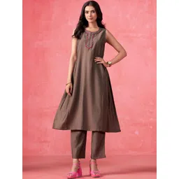 Sangria Women Solid Yoke Design Silk Kurta with Trousers-picture-25