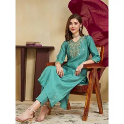 SANISA Women Floral Embroidered Regular Kurta with Trousers & With Dupatta-picture-23