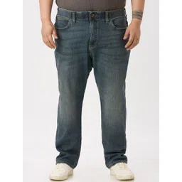 Santonio Men Relaxed Fit Mid-Rise Light Fade Jeans-picture-17