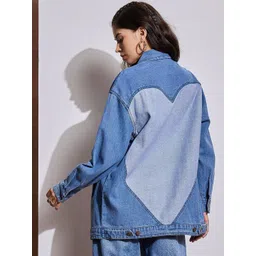 SASSAFRAS Women Colourblocked Longline Denim Jacket with Patchwork-picture-23