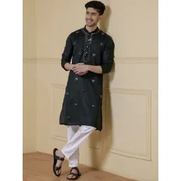 Satwaa Men Embellished Thread Work Kurta-picture-21